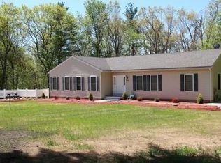 10 Surrey Rd, Windham, NH 03087