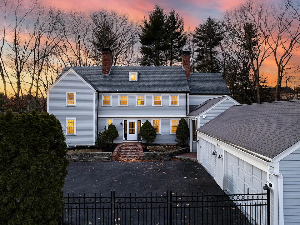 38 Puddingstone Ln