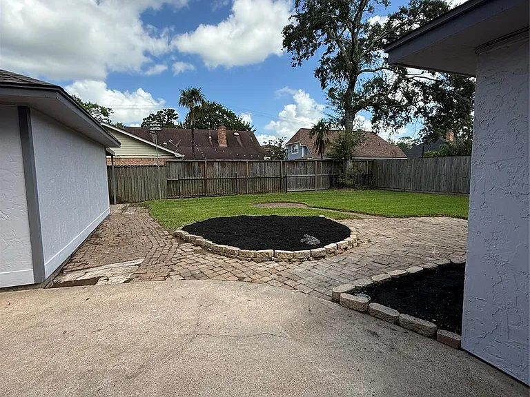 2716 Pine Cone Ln — Photo 23