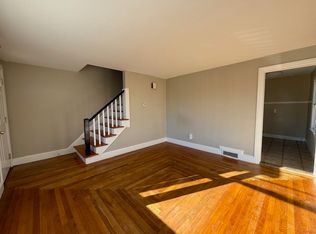 8 Maplewood Dr, Pawtucket, RI 02861