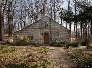 26 W Woodland Dr, Redding, CT 06896