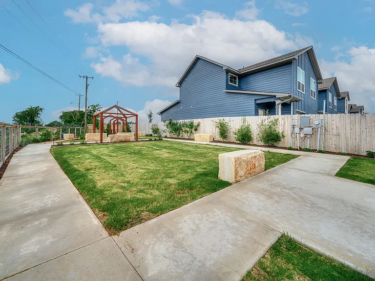8434 Adelaide Dr — Photo 5