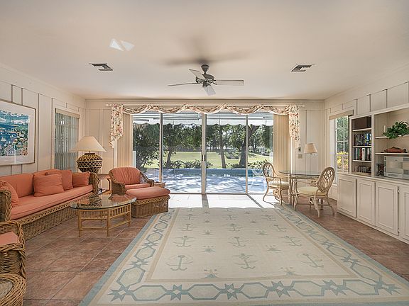 5th image of 501 Sea Oak Dr