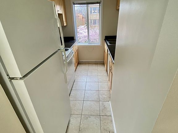 4th image of 1703 E Union St #1134-201