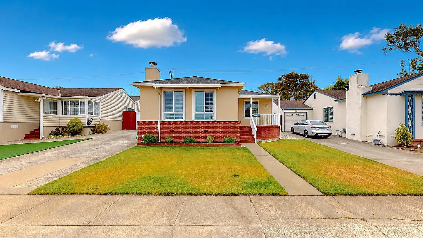 3 bed, 1390 sqft, $5,200 — Photo 1