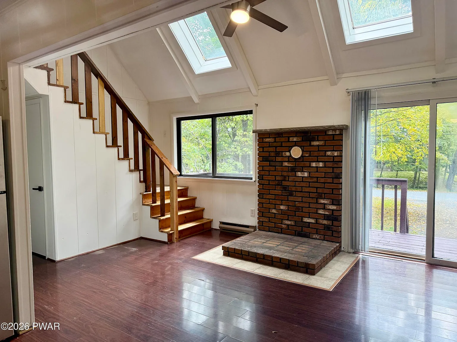 4 bed, 2.0 bath, 1480 sqft, $2,200 — Photo 2
