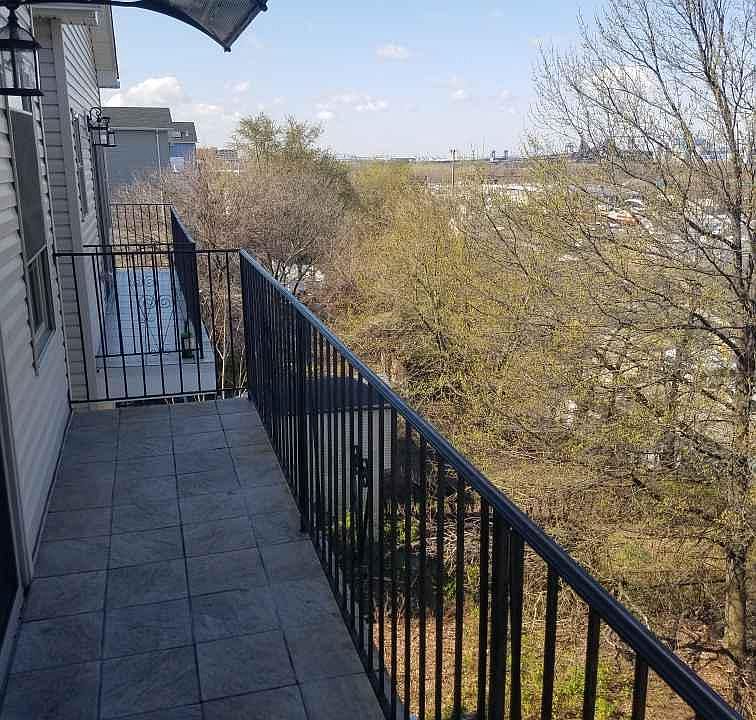2nd image of 151 Terrace Ave #2
