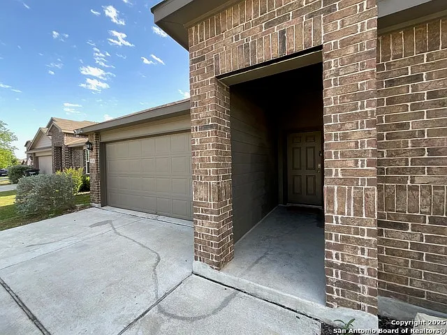 2118 Silver Maple — Photo 3