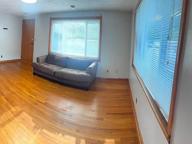 605 Hambley Blvd #B — Photo 4
