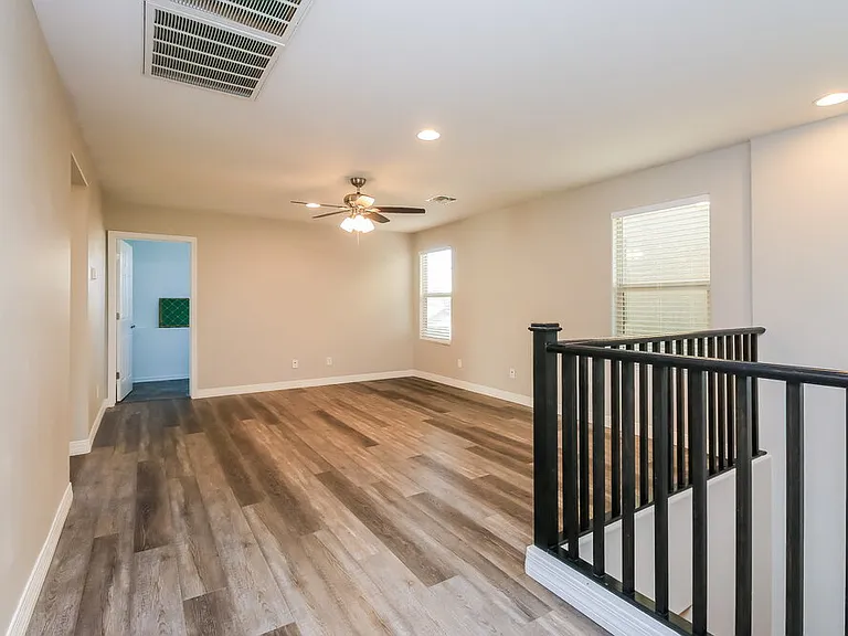 5637 E Alder Ave — Photo 8