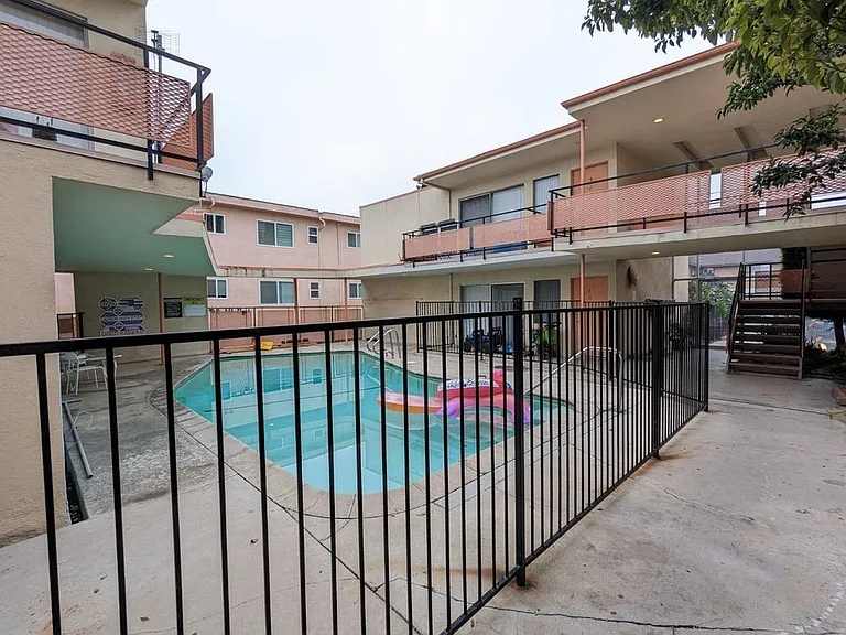 6136 Fulton Ave #9 — Photo 6