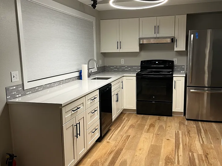 6985 SW Montauk Cir — Photo 1