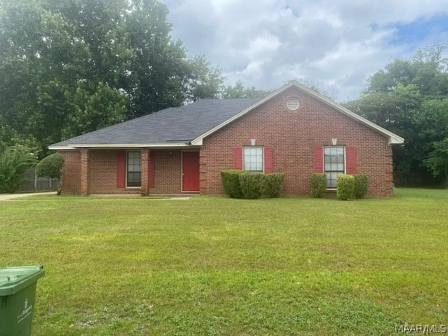 2313 Cedarwood Ln — Photo 2