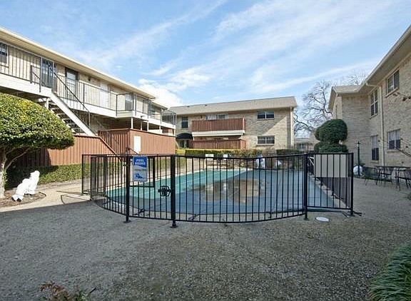 3rd image of 7714 Royal Ln #110