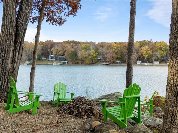 598 Mountain Shore Dr, Denton, NC 27239