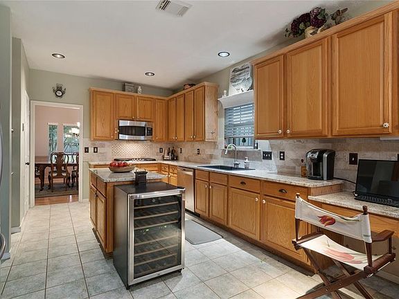 3rd image of 17607 S Yaupon Cir
