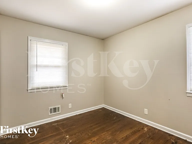 5915 Harvard Ave — Photo 12