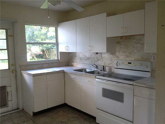2nd image of 643 Ponder Ave