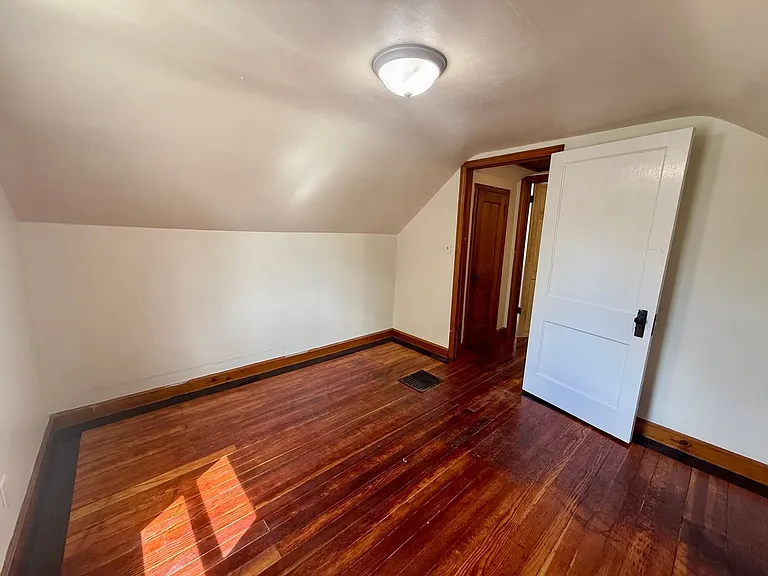 1314 W Thomas St — Photo 17