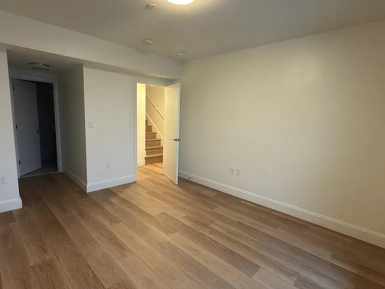 1077 Commonwealth Ave #448D — Photo 25