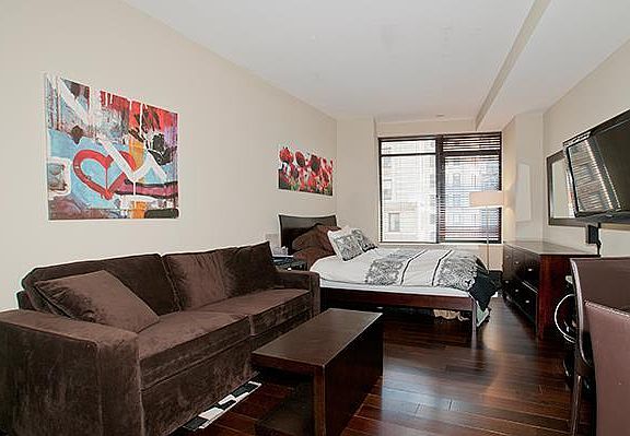 5th image of 40 Broad St APT 23G