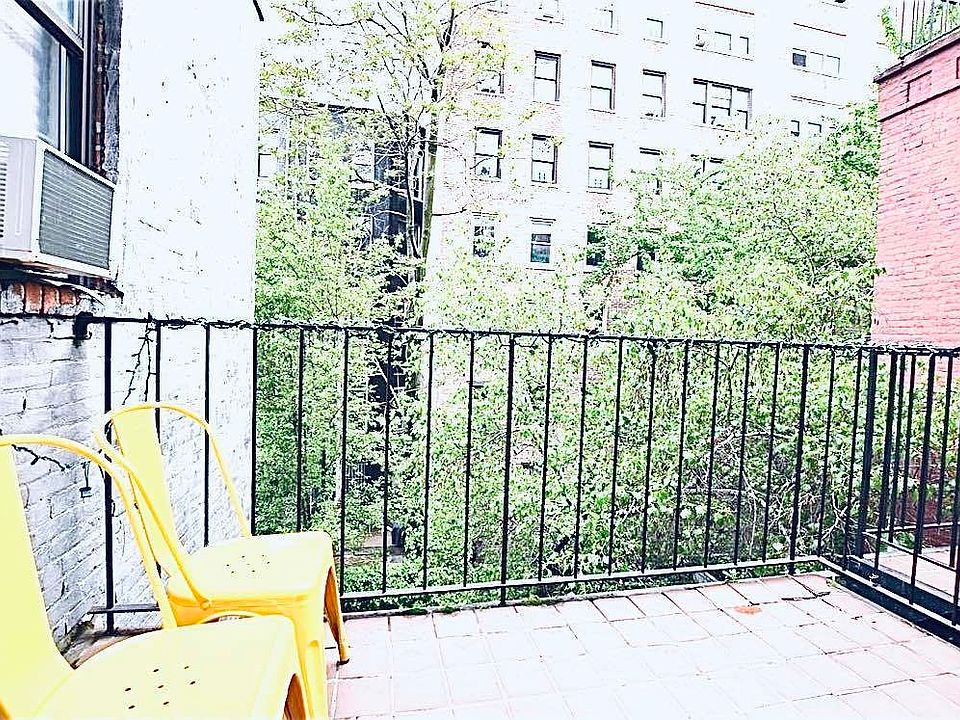 1st image of 120 W 75th St APT 3A