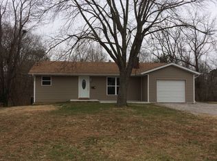 709 Graham Ln, Collinsville, IL 62234