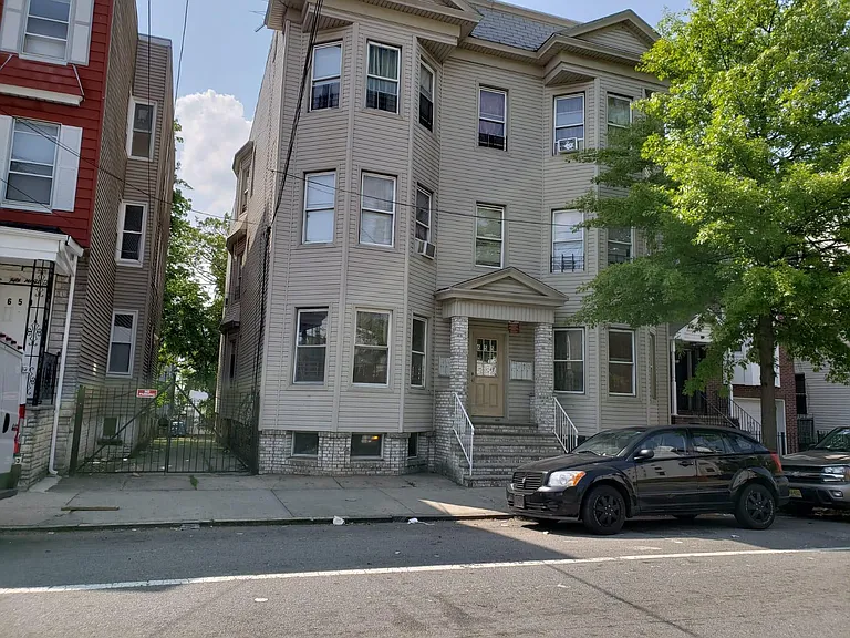 655 S 18th St — Photo 13