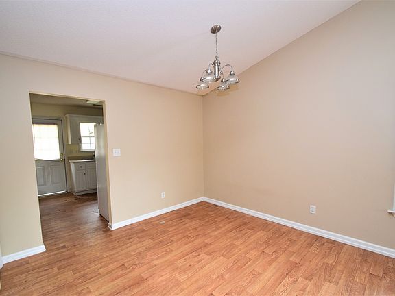 5th image of 118 Charleston Row Blvd