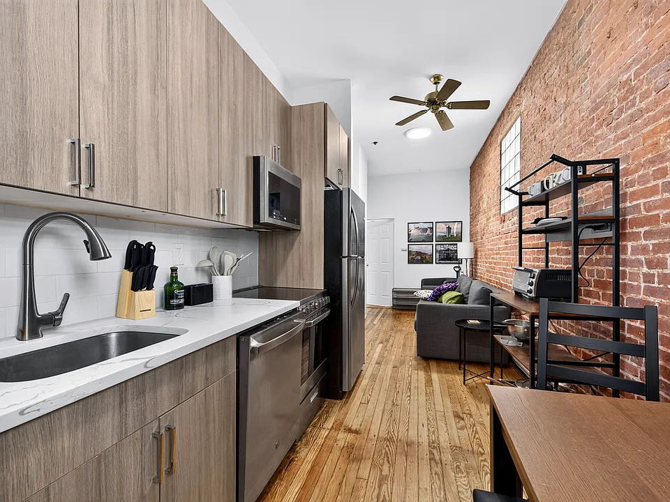308 Madison St #4D