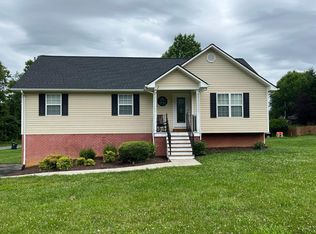 493 Summit Dr, Jonesborough, TN 37659