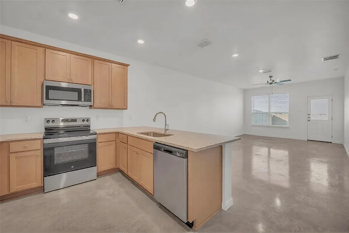 Building Photo - 2928 Wildcat Dr #B