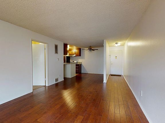 4th image of 3720 Clarington Ave APT 105