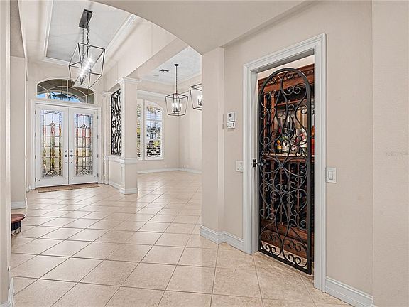 5th image of 102 12TH AVENUE E