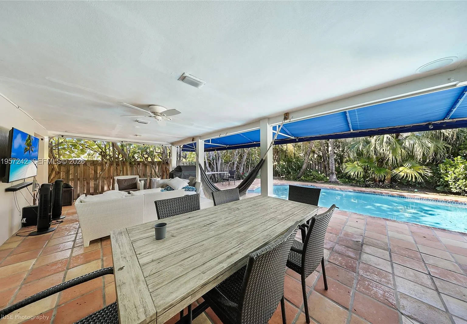 Tropical Isle Homes Sub 3 — Photo 4