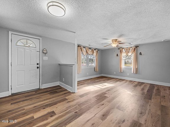 3rd image of 127 Moosehart Avenue