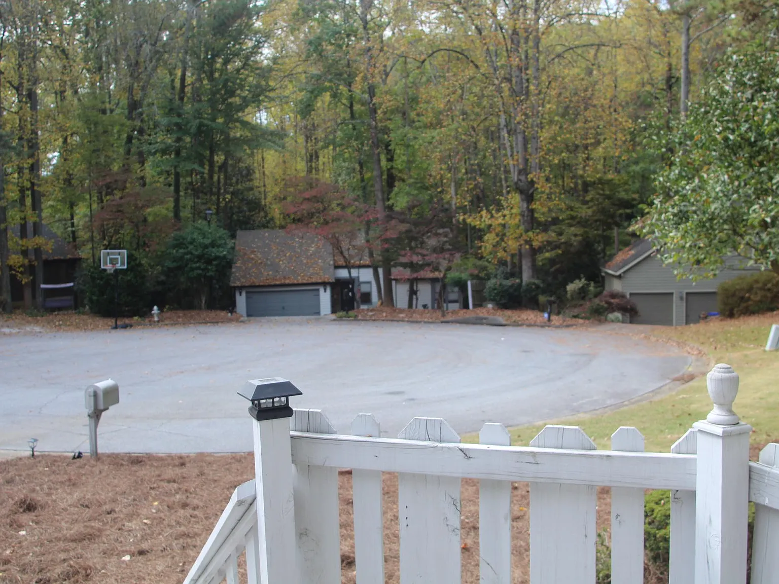 4 bed, 2213 sqft, $2,995 — Photo 2