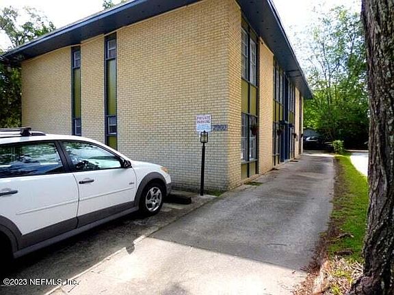 Designated parking in the front and back