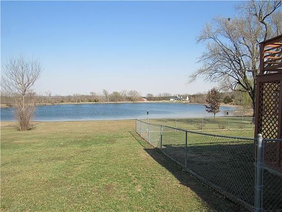 3rd image of 27005 Willow Dr