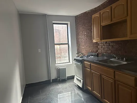 Rented by Premier One Realty LLC | media 2