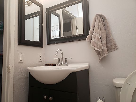 5th image of 460 Golden Ave Unit 320