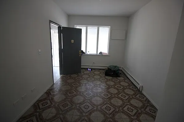 Rented by Capri Jet Realty Corp | media 14