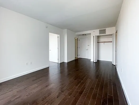 Rented by Kahen Properties | media 15