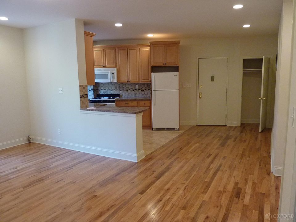 1st image of 635 E 21st St APT 33