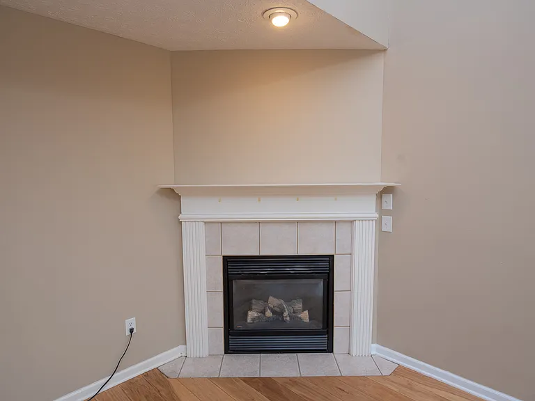 1940 Ellison Dr — Photo 8