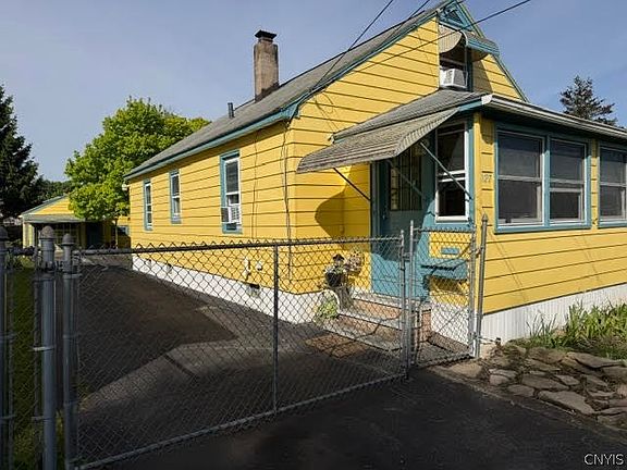 3rd image of 127 Merrill St