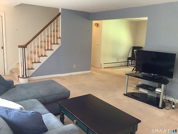 4th image of 360 East Hill Road