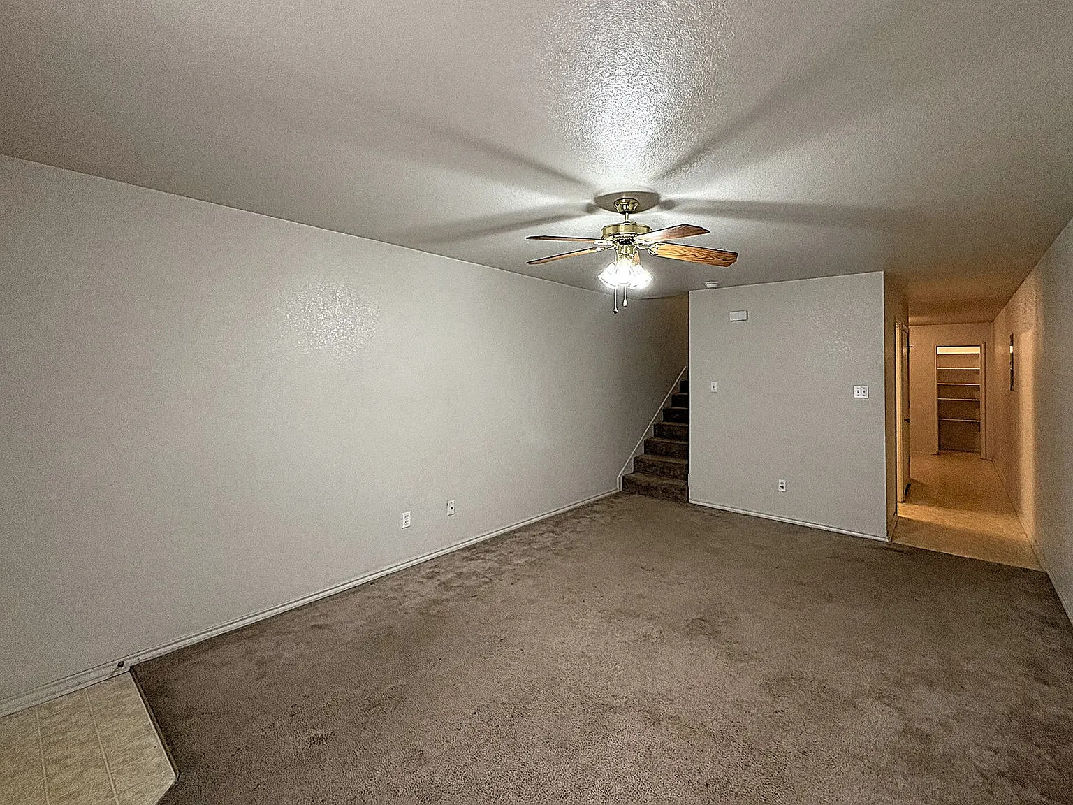 2 bed, 2.5 bath, 1144 sqft, $825 — Photo 2