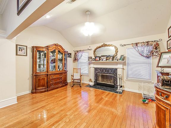 5th image of 1531 Verna St