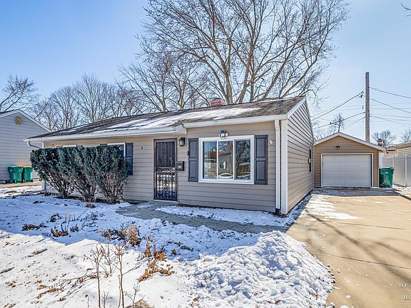 2nd image of 2312 Birchwood Ln